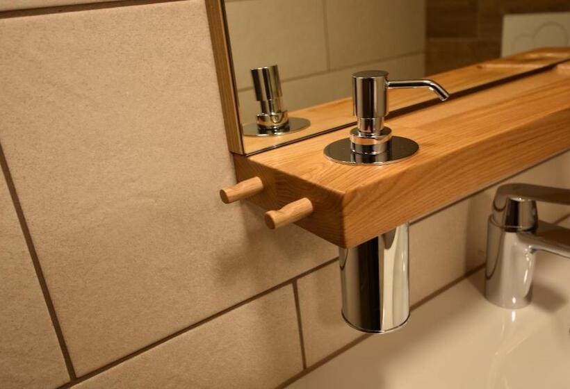 اتاق استاندارد یک تخته با بالکن, Privillage Stare   B&b