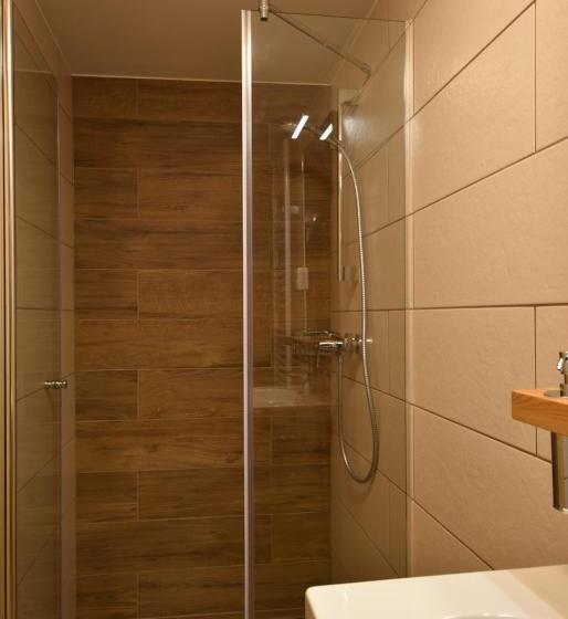 سوئیت با بالکن, Privillage Stare   B&b