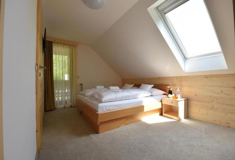 سوئیت با بالکن, Privillage Stare   B&b