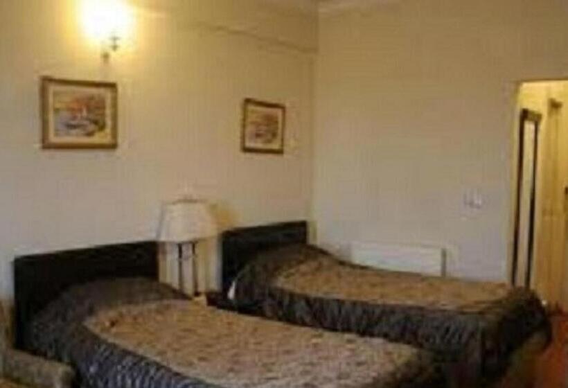 Deluxe Room, Carlton Tower Hotel Lahore