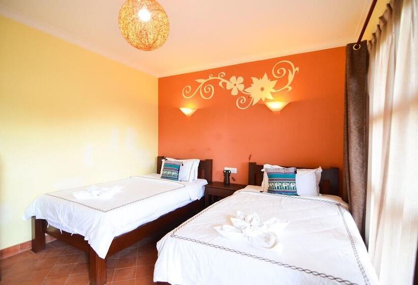 Deluxe Room Garden View, Homeland