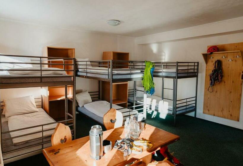 سرير فى غرفة مشتركه, Horský Hotel Popradské Pleso