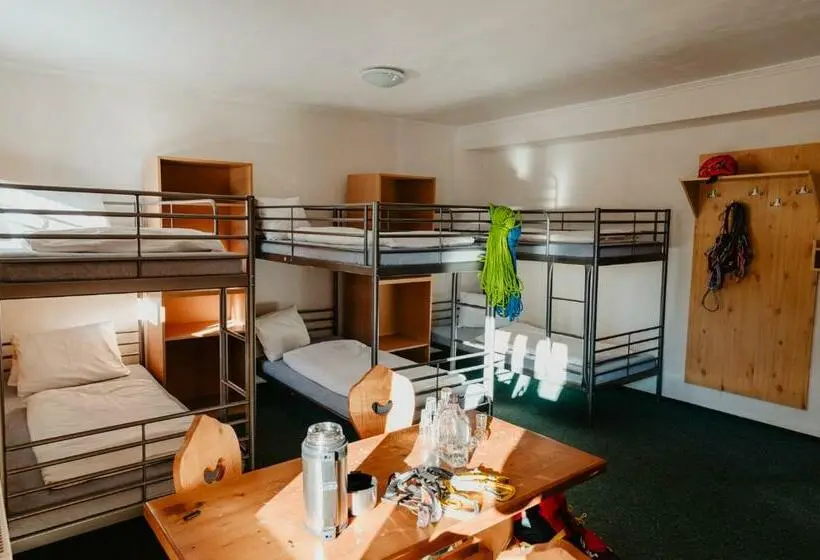 ルームシェアのワンベッド, Horský Hotel Popradské Pleso