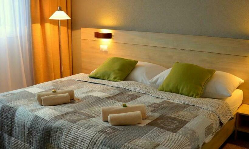 컴포트 룸, Kristína