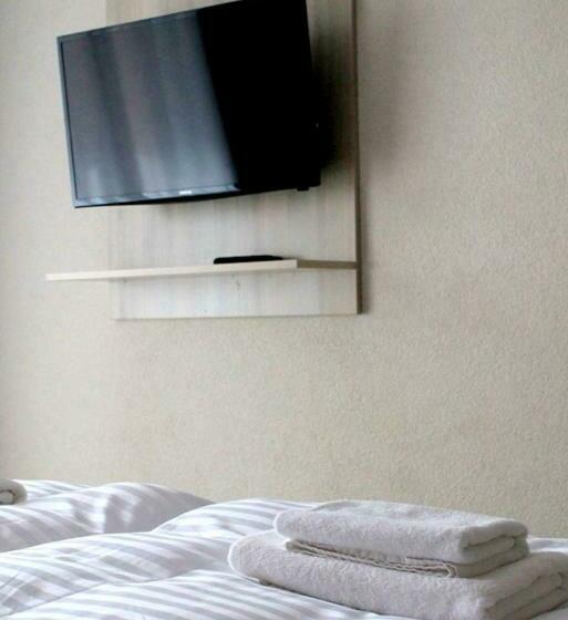 2 베드룸 패밀리 스위트, Kristína