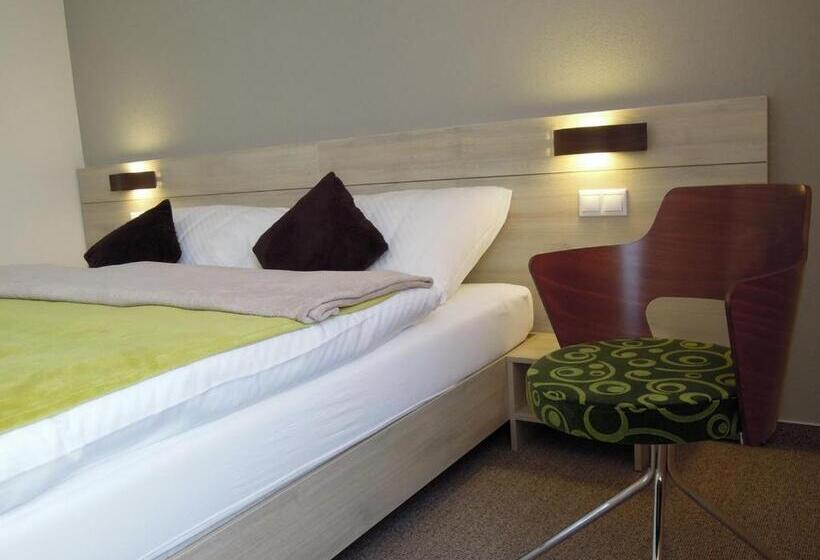 컴포트 스위트, Kristína