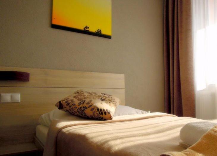 标准单人间, Kristína