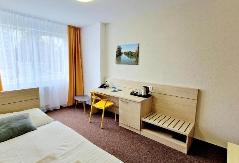 스탠다드 싱글 룸, Kristína