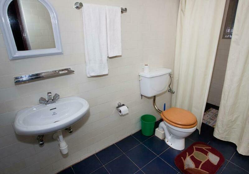 Standart Oda, Mountain Lodges Of Nepal   Lukla