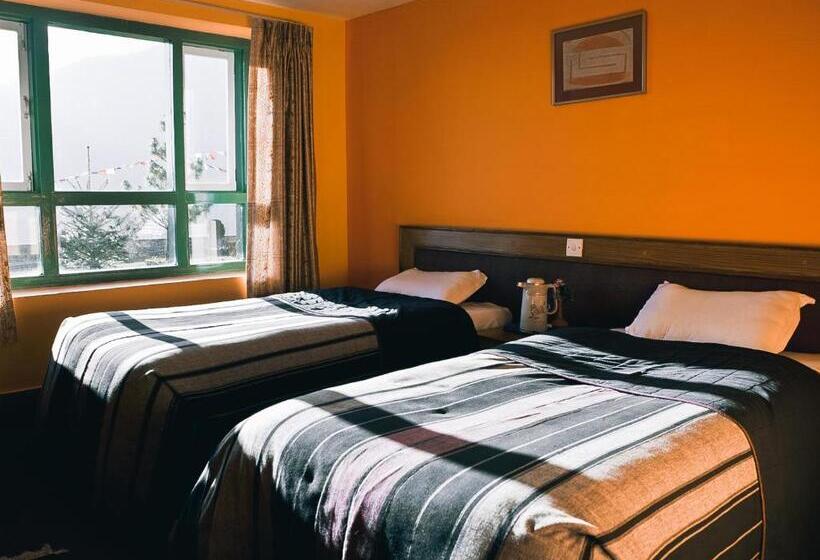 Standart Oda, Mountain Lodges Of Nepal   Lukla