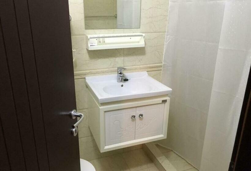 اتاق کلاسیک سه تخته, Prestige Struga