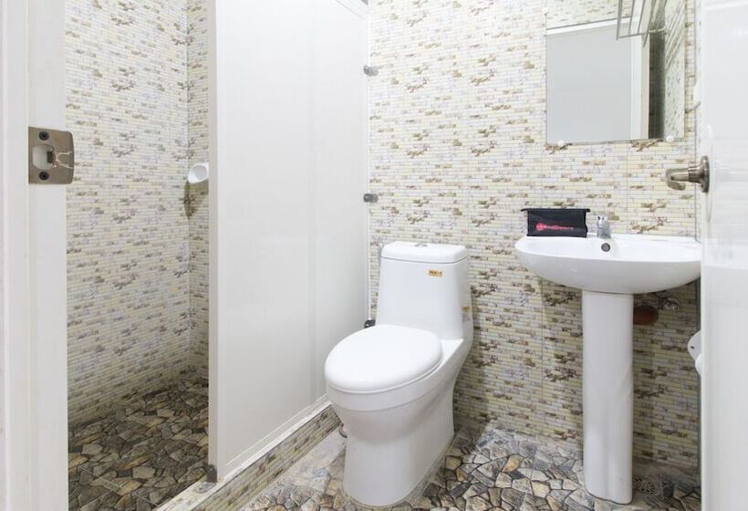 اتاق خانوادگی, Reddoorz Plus Near Vigan City Commercial Center