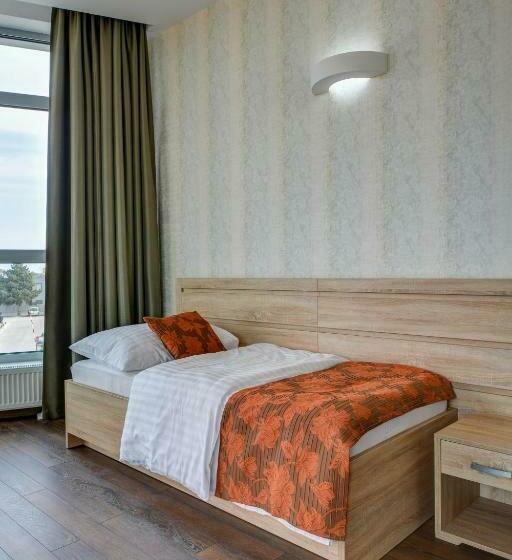 带阳台套房, Samaria