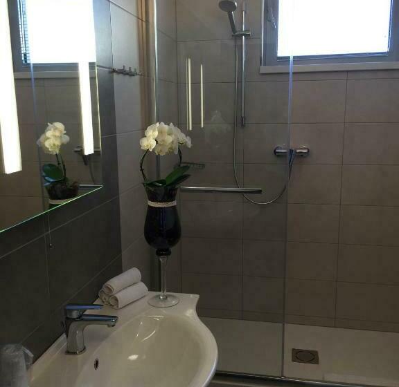 高级三人间, Samaria