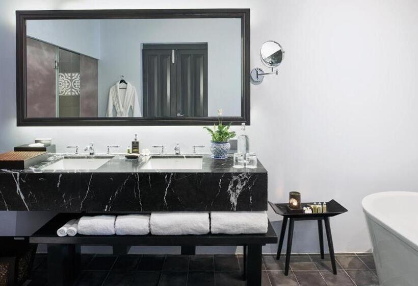 キングサイズベッドのスイートルーム, Sofitel Luang Prabang