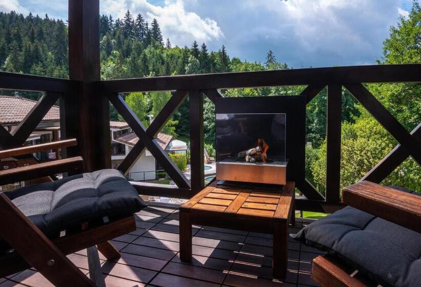 سوئیت با وان آب گرم, Villa Helia