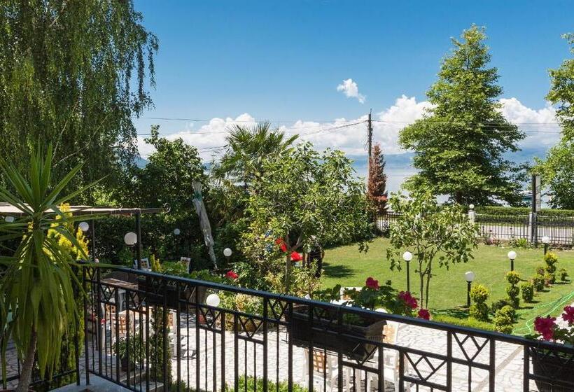 Suite with lake view, Villa Klia