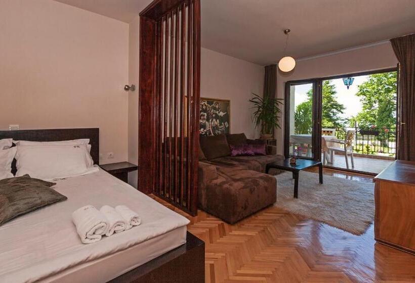 Suite with lake view, Villa Klia
