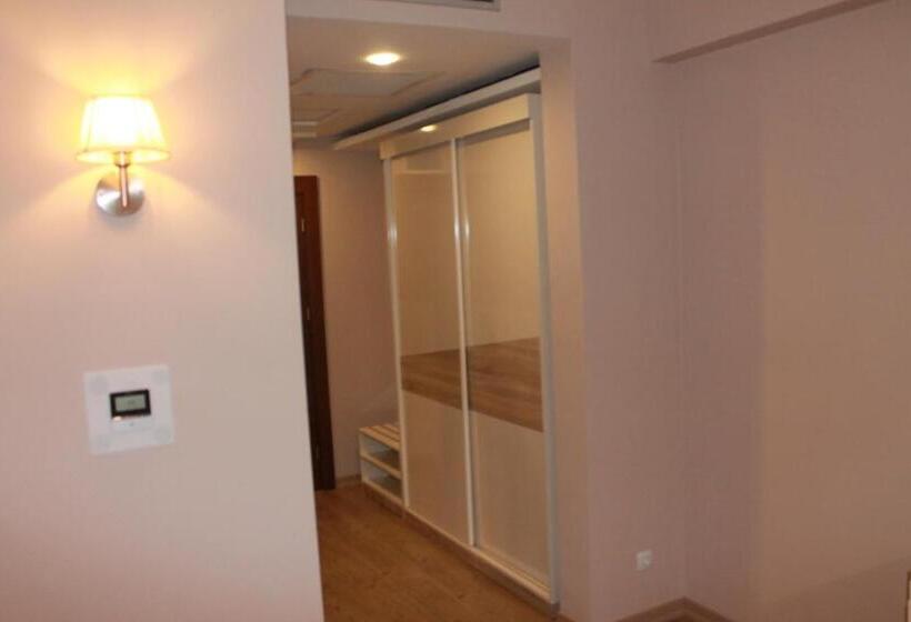 اتاق استاندارد سه تخته با بالکن, Mirage Hotel   Struga