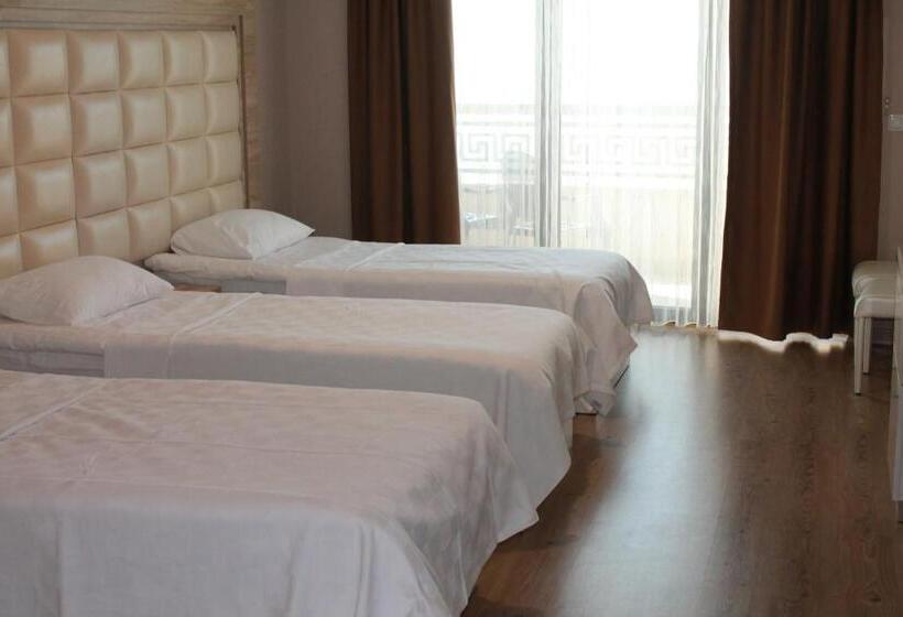 اتاق استاندارد سه تخته با بالکن, Mirage Hotel   Struga