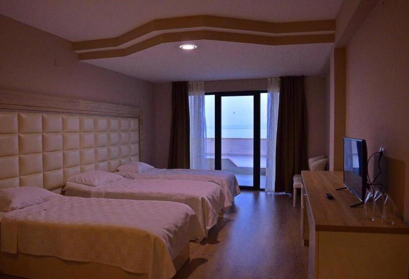 اتاق استاندارد سه تخته با بالکن, Mirage Hotel   Struga