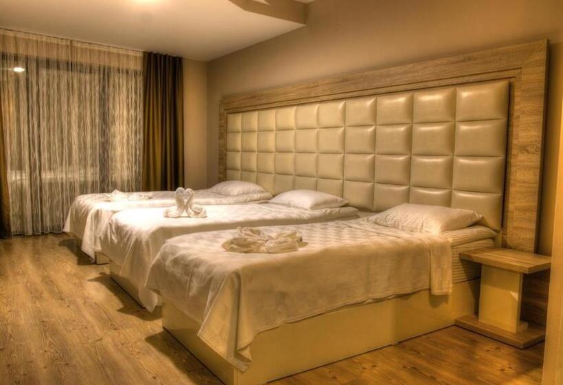 اتاق استاندارد سه تخته با بالکن, Mirage Hotel   Struga