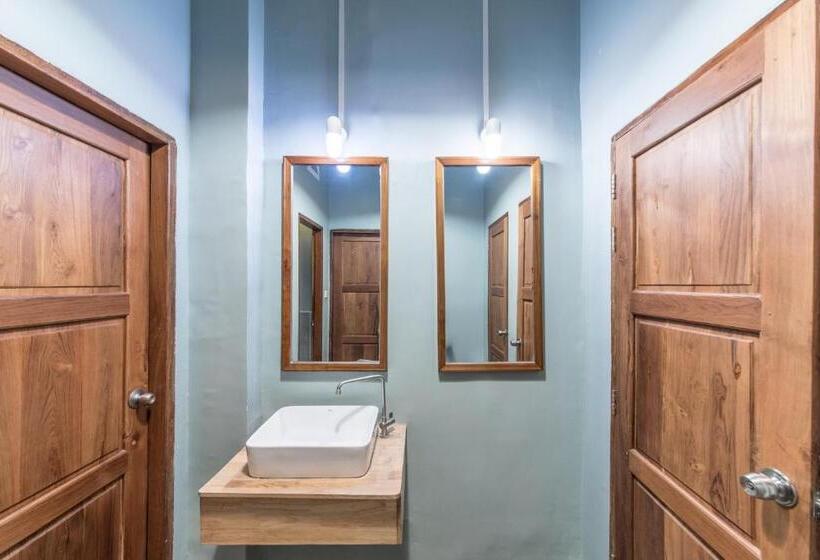 اتاق خانوادگی, Ostello Bello Bagan Pool