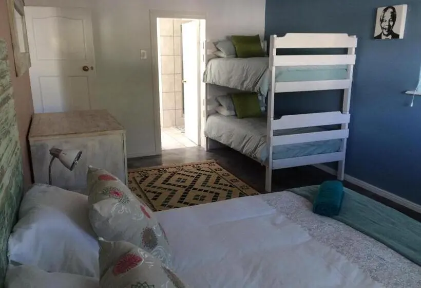 Perhehuone, Hermanus Backpackers & Budget Accommodation