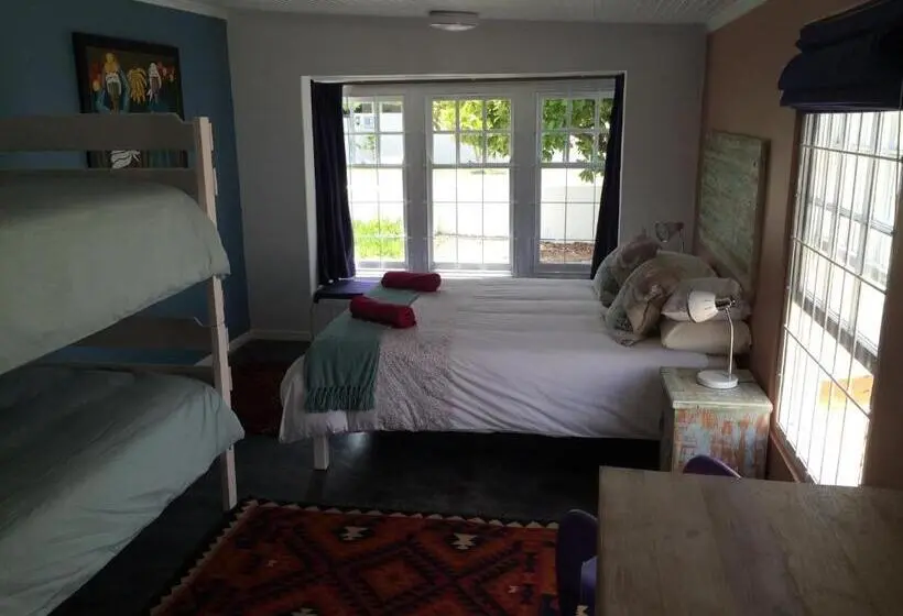 Perhehuone, Hermanus Backpackers & Budget Accommodation