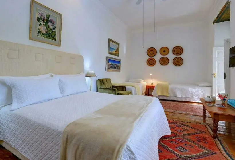 ファミリールーム, 81 On Church Guest House