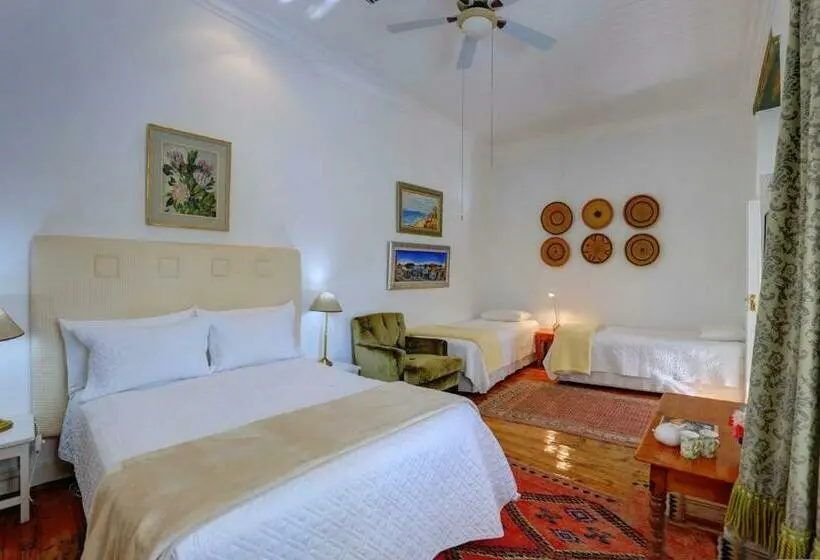 ファミリールーム, 81 On Church Guest House