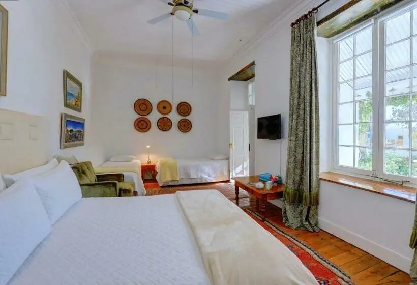 ファミリールーム, 81 On Church Guest House
