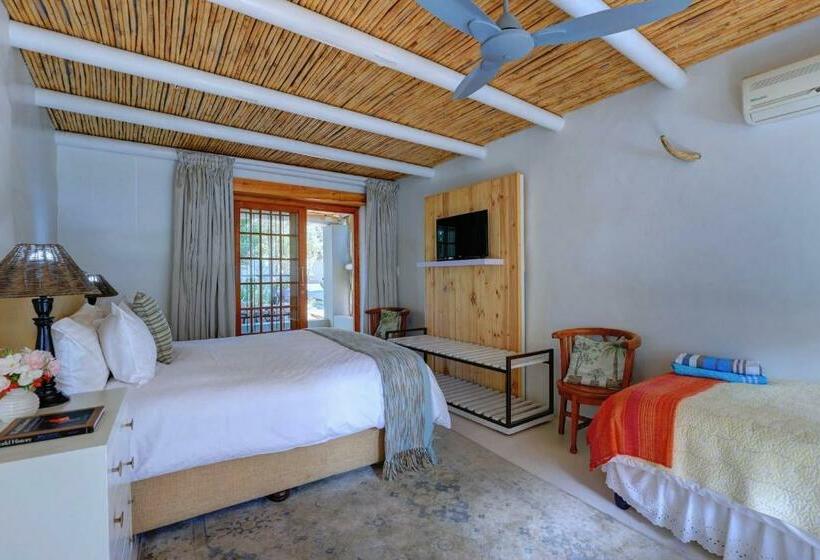 غرفة كومفورت ثلاثية, 81 On Church Guest House