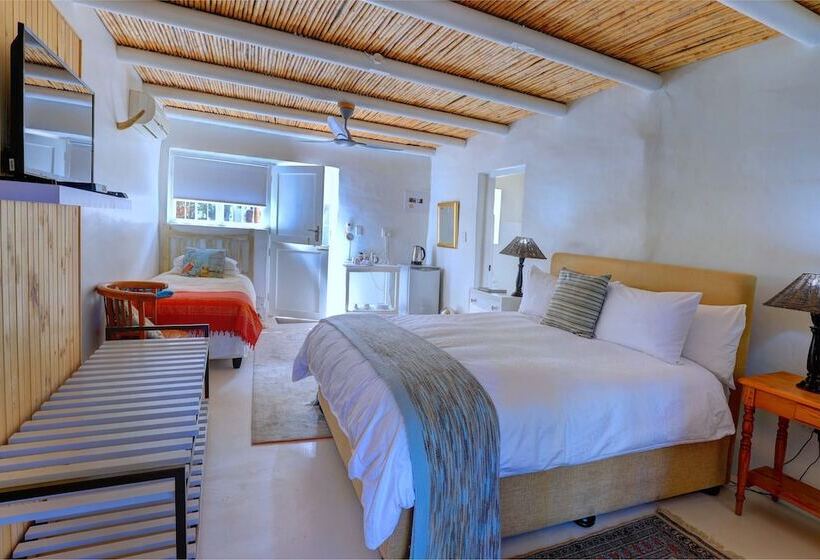 غرفة ديلوكس ثلاثية, 81 On Church Guest House