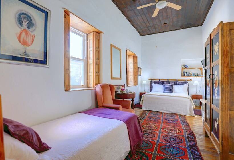 غرفة كومفورت ثلاثية, 81 On Church Guest House