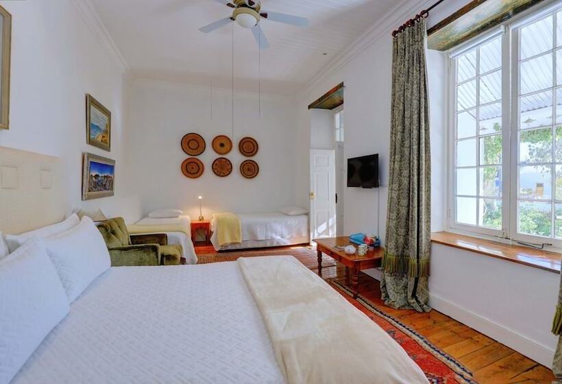 غرفة عائلية, 81 On Church Guest House