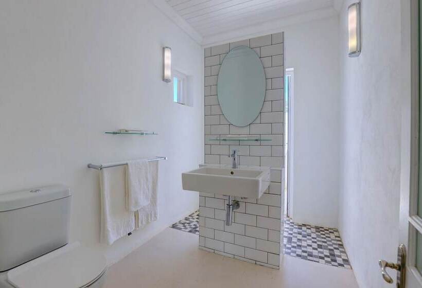 منزل غرفة نوم واحدة, 81 On Church Guest House