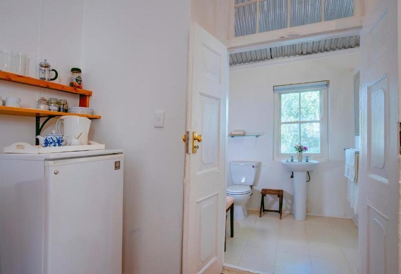 Трехместный Номер Deluxe, 81 On Church Guest House