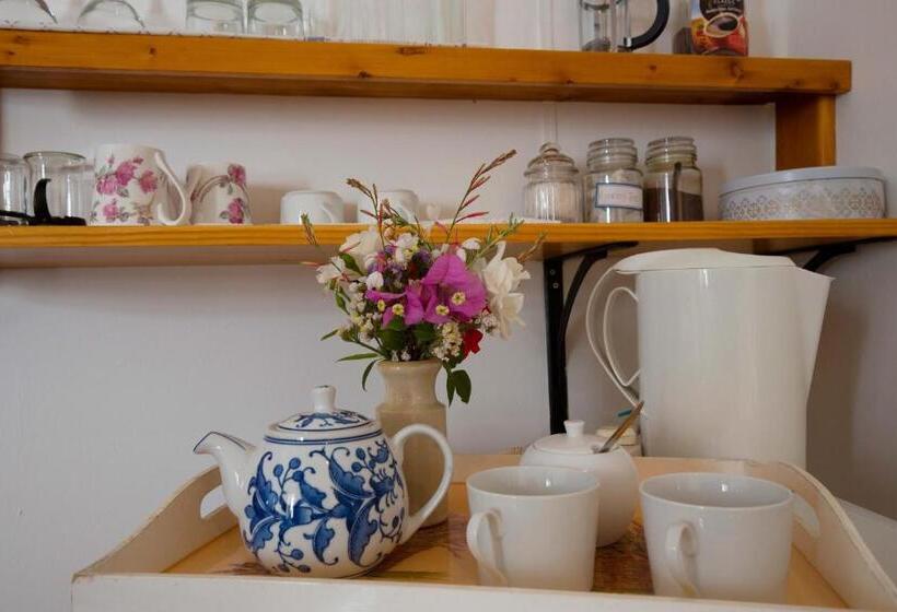 غرفة ديلوكس ثلاثية, 81 On Church Guest House