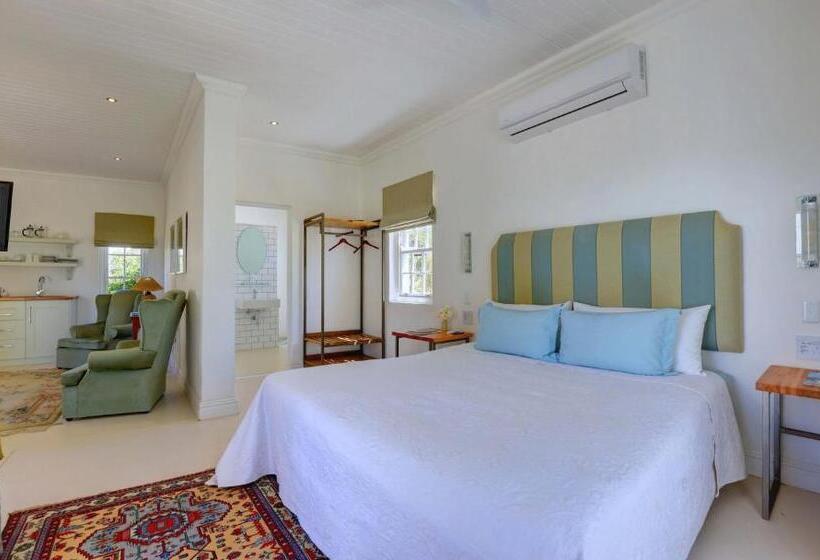 منزل غرفة نوم واحدة, 81 On Church Guest House