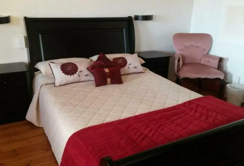 オーシャンビュースタンダードルームバルコニー付き, Central Hotel Guest House