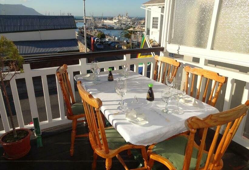 Номер Стандарт Вид на Море с Балконом, Central Hotel Guest House