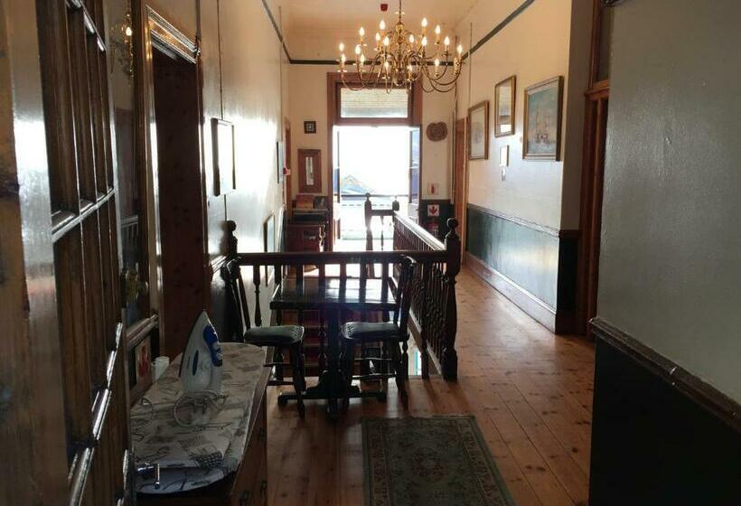 غرفة قياسية, Central Hotel Guest House