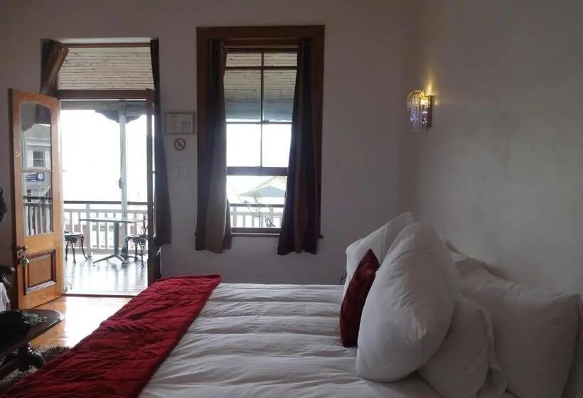 キングサイズベッドのデラックススイート, Central Hotel Guest House