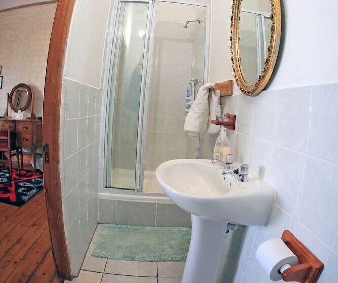 غرفة قياسية, Central Hotel Guest House