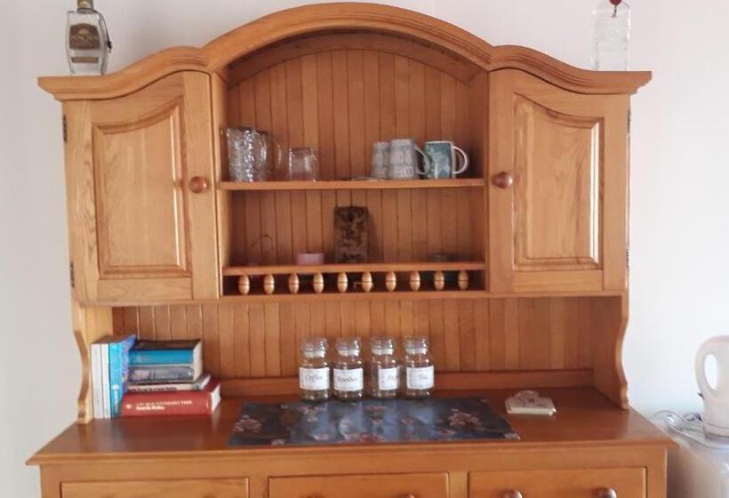 Triple Room Sea View, Jack's Seaview Inn