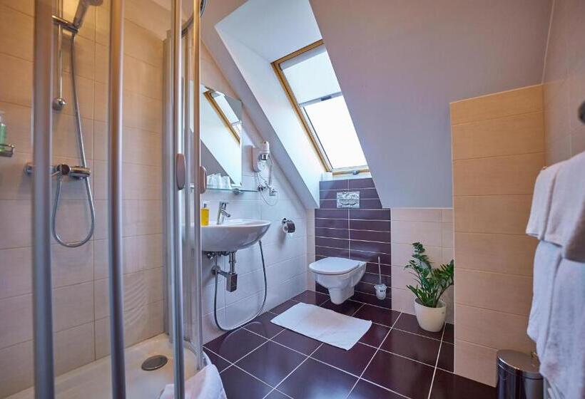 Standardrum, Pension & Restaurant Patriot Trnava