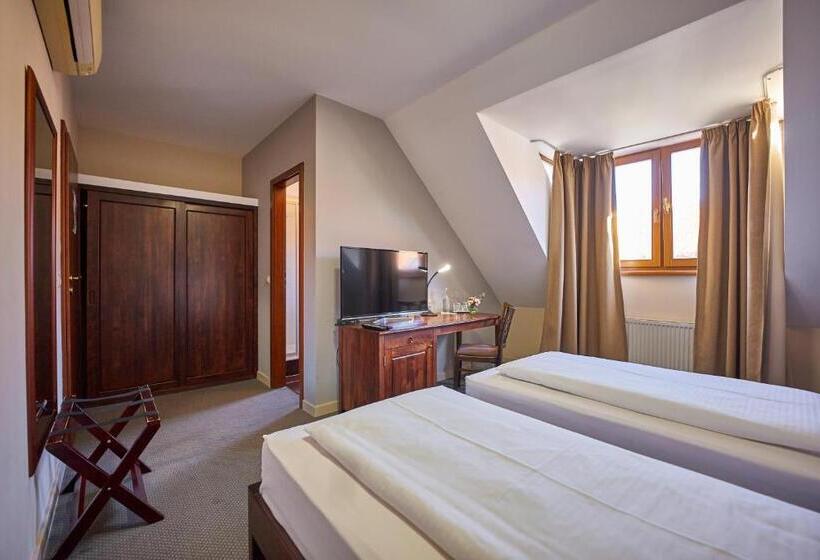 Standardrum, Pension & Restaurant Patriot Trnava