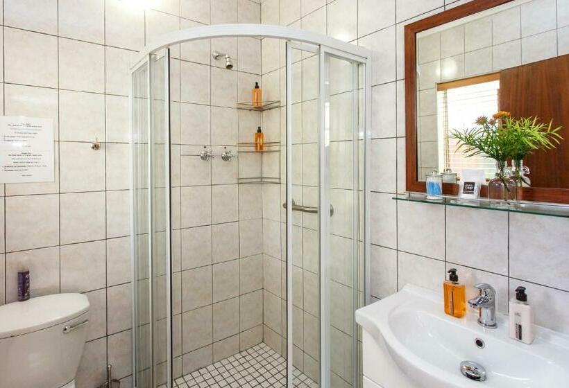 Люкс Повышенной Комфортности, Raw Karoo Guest House