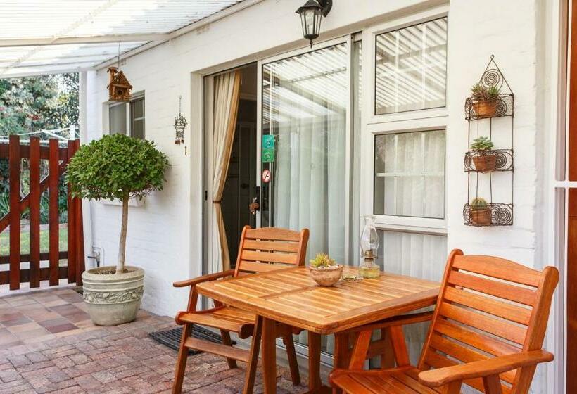 Люкс Повышенной Комфортности, Raw Karoo Guest House